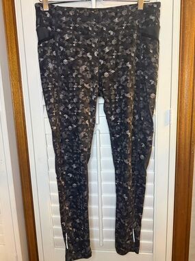 Athleta Black & Gray Geometric Print Leggings